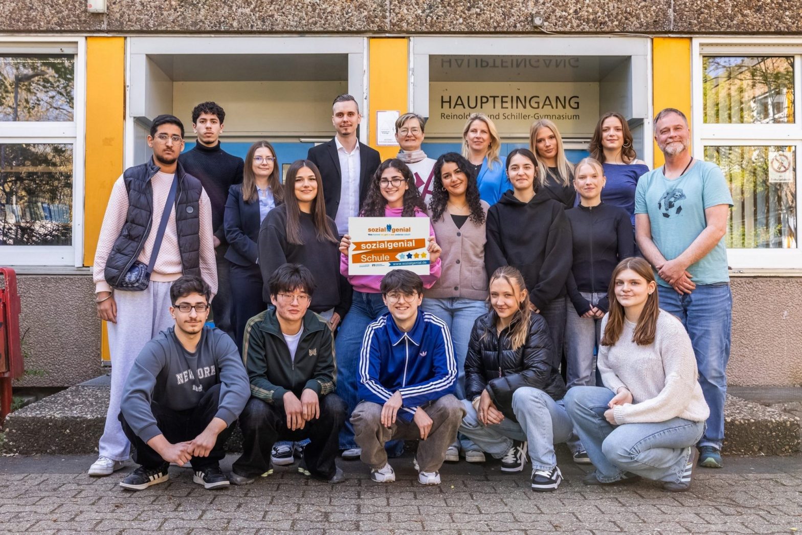 Reinoldus und Schiller Gymnasium sozialgenial V4